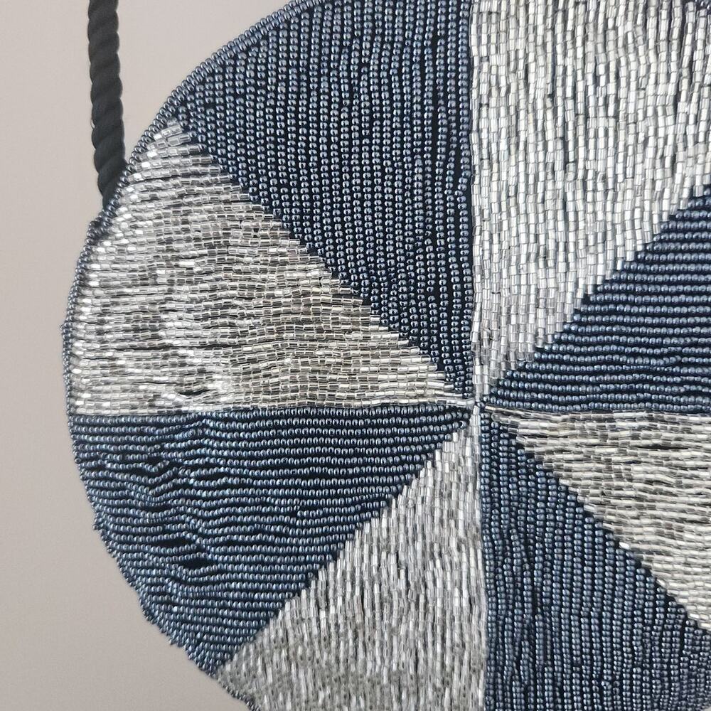 Beaded Geometric Pattern Circle Purse - image 5